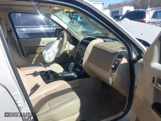 2009 Ford Escape Limited with VIN 1FMCU94G49KA42830, listed as a IAAI auction lot 41815033 with 91,952 mi miles. Bid and sale history available at carsss.com. Image 5.