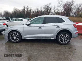2023 Audi SQ5 Premium Plus z VIN WA1B4AFY9P2195394, wystawiony jako IAAI lot #41855818 z przebiegiem 25 946 mil mil oraz . Historia ofert i sprzedaży dostępna na DreamBid. Obrazek 15.