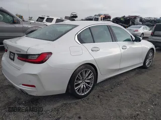 2024 BMW 3 Series 330i with VIN 3MW69FF0XR8E38275, listed as a IAAI auction lot 42646598 with 39,015 mi miles and . Bid and sale history available at DreamBid. Image 4.