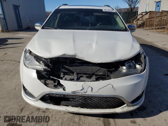 2017 Chrysler Pacifica Limited with VIN 2C4RC1GGXHR837881, listed as a Copart auction lot 43140345 with 296,374 mi miles and Salvage Title. Bid and sale history available at DreamBid. Image 5.