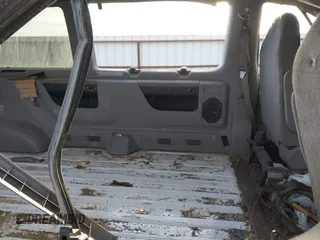 2000 Ford Econoline Passenger XL with VIN 1FBSS31L5YHB41693, listed as a IAAI auction lot 41850059 with 236,450 mi miles and . Bid and sale history available at DreamBid. Image 8.
