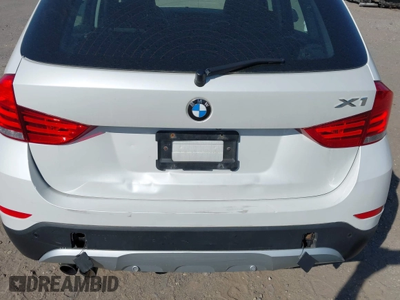 2015 BMW X1 xDrive28i z VIN WBAVL1C56FVY37452, wystawiony jako IAAI lot #42159918 z przebiegiem 70 044 mil mil oraz . Historia ofert i sprzedaży dostępna na DreamBid. Obrazek 6.