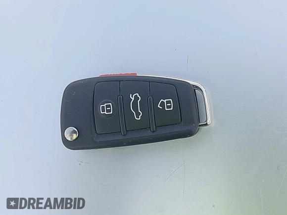 2017 Audi Q3 Premium z VIN WA1ECCFS0HR008186, wystawiony jako IAAI lot #40648800 z przebiegiem 139 379 mil mil oraz . Historia ofert i sprzedaży dostępna na DreamBid. Obrazek 11.