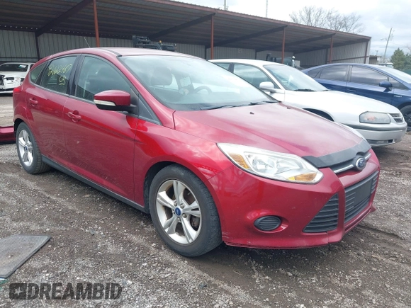2014 Ford Focus SE with VIN 1FADP3K20EL136640, listed as a IAAI auction lot 42022467 with 137,475 mi miles. Bid and sale history available at carsss.com. Image 1.