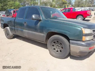 2007 Chevrolet Silverado 1500 Work Truck with VIN 1GCEC19XX7Z151727, listed as a IAAI auction lot 41886136 with 179,715 mi miles. Bid and sale history available at carsss.com. Image 1.