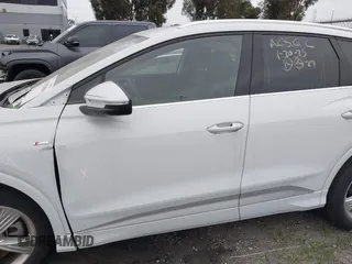 2024 Audi Q4 e-tron Premium Plus with VIN WA1LUBFZ0RP034490, listed as a IAAI auction lot 41382884 with 738 mi miles and . Bid and sale history available at DreamBid. Image 15.