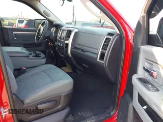 2017 Ram 1500 SLT z VIN 1C6RR7GG2HS583512, wystawiony jako IAAI lot #42492196 z przebiegiem 118 417 mil mil oraz . Historia ofert i sprzedaży dostępna na DreamBid. Obrazek 5.