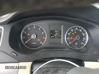 2013 Volkswagen Jetta SE с VIN 3VWDX7AJXDM425741, выставлен на аукционе Copart как лот 53818825 с пробегом 160 171 миль миль и Списание • Salvage title. История ставок и продаж доступна на DreamBid. Изображение 9.