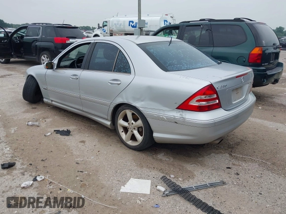 2006 Mercedes-Benz C 230 Sport z VIN WDBRF52H66E021404, wystawiony jako IAAI lot #42274619 z przebiegiem 195 062 mil mil oraz . Historia ofert i sprzedaży dostępna na DreamBid. Obrazek 3.