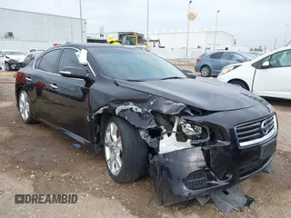 2012 Nissan Maxima SV z VIN 1N4AA5AP3CC807759, wystawiony jako IAAI lot #41952608 z przebiegiem 105 302 mil mil oraz . Historia ofert i sprzedaży dostępna na DreamBid. Obrazek 1.