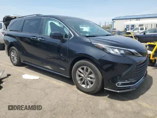 2021 Toyota Sienna XLE z VIN 5TDJRKEC3MS007973, wystawiony jako Copart lot #55492735 z przebiegiem 53 700 mil mil oraz Szkoda całkowita • Salvage title. Historia ofert i sprzedaży dostępna na DreamBid. Obrazek 4.