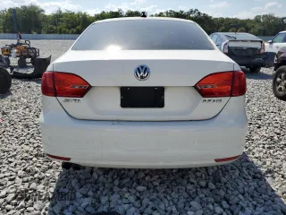 2011 Volkswagen Jetta SEL z VIN 3VWLX7AJ2BM351398, wystawiony jako Copart lot #57559365 z przebiegiem 183 376 mil mil oraz Czysty tytuł • Clean title. Historia ofert i sprzedaży dostępna na DreamBid. Obrazek 6.