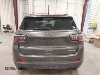 2022 Jeep Compass Latitude z VIN 3C4NJCBB1NT228814, wystawiony jako IAAI lot #41420501 z przebiegiem 36 993 mil mil oraz . Historia ofert i sprzedaży dostępna na DreamBid. Obrazek 16.