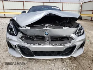 2022 BMW Z4 sDriveM40i with VIN WBAHF9C08NWX40835, listed as a Copart auction lot 68417882 with 9,165 mi miles. Bid and sale history available at carsss.com. Image 5.