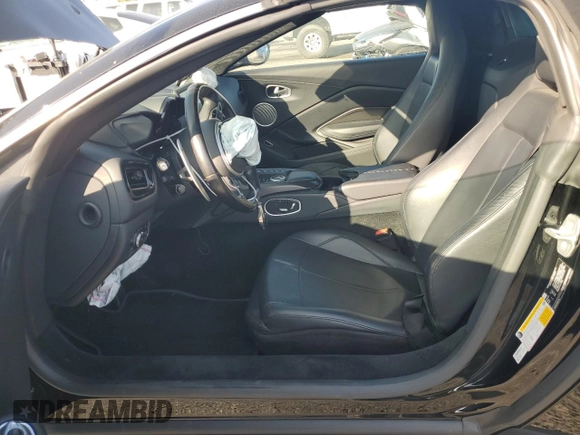 2023 Aston Martin Vantage z VIN SCFSMGBW8PGP07034, wystawiony jako Copart lot #83069914 z przebiegiem Nie podano mil oraz Szkody całkowita. Historia ofert i sprzedaży dostępna na DreamBid. Obrazek 7.