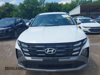 2025 Hyundai Tucson SEL with VIN 5NMJBCDE7SH496648, listed as a IAAI auction lot 42204406 with 7,602 mi miles and . Bid and sale history available at carsss.com. Image 12.