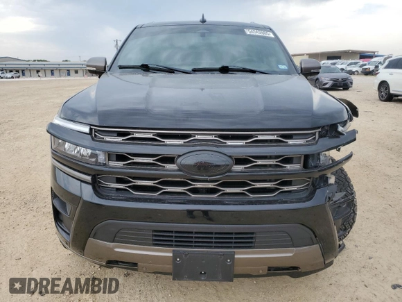 2023 Ford Expedition Max King Ranch z VIN 1FMJK1P85PEA13934, wystawiony jako Copart lot #54542605 z przebiegiem 46 310 mil mil oraz Szkoda całkowita • Salvage title. Historia ofert i sprzedaży dostępna na DreamBid. Obrazek 5.