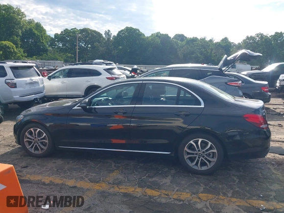 2017 Mercedes-Benz C 300 z VIN 55SWF4JB7HU220408, wystawiony jako IAAI lot #42201749 z przebiegiem 108 799 mil mil oraz . Historia ofert i sprzedaży dostępna na DreamBid. Obrazek 14.