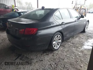 2013 BMW 5 Series 528i xDrive with VIN WBAXH5C50DD113566, listed as a IAAI auction lot 41981416 with 123,330 mi miles. Bid and sale history available at carsss.com. Image 4.