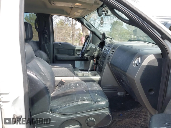 2006 Ford F-150 XLT z VIN 1FTPW14596FA51589, wystawiony jako IAAI lot #42124011 z przebiegiem 205 716 mil mil oraz . Historia ofert i sprzedaży dostępna na DreamBid. Obrazek 5.