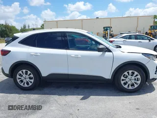 2025 Ford Escape Active z VIN 1FMCU0GN4SUA57229, wystawiony jako IAAI lot #42122877 z przebiegiem 6 119 mil mil oraz . Historia ofert i sprzedaży dostępna na DreamBid. Obrazek 13.