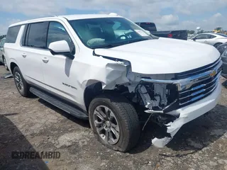 2025 Chevrolet Suburban LT with VIN 1GNS6CRD3SR158658, listed as a IAAI auction lot 42497031 with 3,352 mi miles and . Bid and sale history available at DreamBid. Image 1.