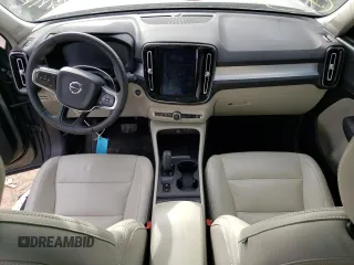 2019 Volvo XC40 Momentum z VIN YV4AC2HK4K2151764, wystawiony jako Copart lot #73491882 z przebiegiem 40 243 mil mil oraz . Historia ofert i sprzedaży dostępna na DreamBid. Obrazek 8.