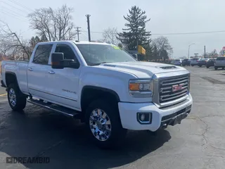 2019 GMC Sierra 2500HD Denali with VIN 1GT12SEY3KF126085, listed as a Copart auction lot 53366345 with 148,588 mi miles and Clean Title. Bid and sale history available at carsss.com. Image 1.