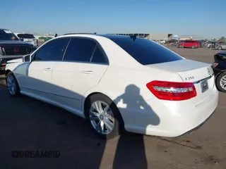 2013 Mercedes-Benz E-Class E 350 Luxury BlueTEC with VIN WDDHF2EB5DA675484, listed as a IAAI auction lot 41522495 with 99,618 mi miles. Bid and sale history available at carsss.com. Image 3.