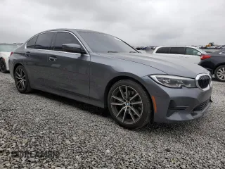 2021 BMW 3 Series 330i z VIN 3MW5R1J05M8C17195, wystawiony jako Copart lot #51162815 z przebiegiem 64 291 mil mil oraz Szkoda całkowita • Salvage title. Historia ofert i sprzedaży dostępna na DreamBid. Obrazek 4.