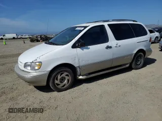 2000 Toyota Sienna LE z VIN 4T3ZF13C6YU289765, wystawiony jako Copart lot #56023395 z przebiegiem 235 761 mil mil oraz Szkoda całkowita • Salvage title. Historia ofert i sprzedaży dostępna na DreamBid. Obrazek 1.