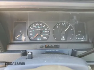 1993 Dodge Spirit z VIN 1B3XA46K0PF638477, wystawiony jako Copart lot #75710534 z przebiegiem 50 637 mil mil oraz Szkody całkowita. Historia ofert i sprzedaży dostępna na DreamBid. Obrazek 9.