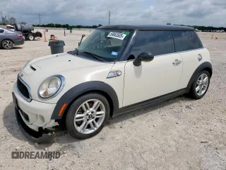 2011 MINI Hardtop S z VIN WMWSV3C52BTY15866, wystawiony jako Copart lot #59863505 z przebiegiem 83 774 mil mil oraz Tytuł czysty. Historia ofert i sprzedaży dostępna na DreamBid. Obrazek 1.