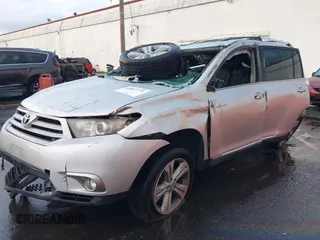 2012 Toyota Highlander Limited with VIN 5TDDK3EH4CS128576, listed as a IAAI auction lot 40867776 with 1 mi miles. Bid and sale history available at carsss.com. Image 2.