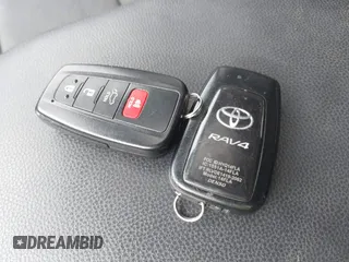 2022 Toyota RAV4 XLE with VIN 2T3P1RFV0NW270223, listed as a IAAI auction lot 41884581 with 20,832 mi miles. Bid and sale history available at carsss.com. Image 11.