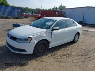 2011 Volkswagen Jetta SE with VIN 3VWDX7AJ5BM321946, listed as a IAAI auction lot 42178181 with 149,945 mi miles and . Bid and sale history available at DreamBid. Image 2.