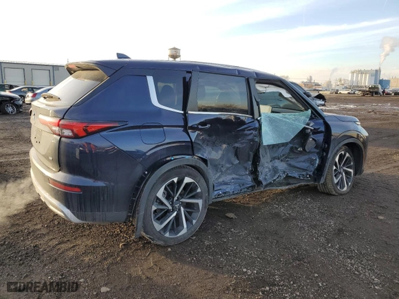 2024 Mitsubishi Outlander SE with VIN JA4J4VA83RZ073537, listed as a Copart auction lot 44711955 with 2,731 mi miles and Salvage Title. Bid and sale history available at carsss.com. Image 3.