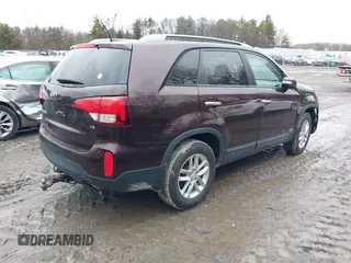 2015 Kia Sorento LX with VIN 5XYKTDA76FG648237, listed as a IAAI auction lot 41717261 with 163,845 mi miles. Bid and sale history available at carsss.com. Image 4.