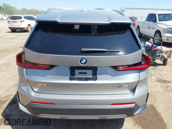 2023 BMW X1 xDrive28i z VIN WBX73EF03P5X46405, wystawiony jako IAAI lot #42038660 z przebiegiem 21 994 mil mil oraz . Historia ofert i sprzedaży dostępna na DreamBid. Obrazek 17.
