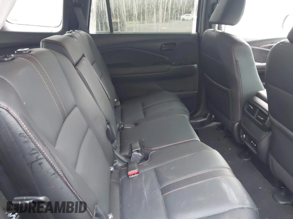 2024 Honda Passport TrailSport with VIN 5FNYF8H6XRB017735, listed as a IAAI auction lot 41931822 with 20,815 mi miles and . Bid and sale history available at DreamBid. Image 8.