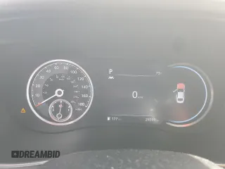 2022 Genesis G70 2.0T z VIN KMTG34TA1NU103382, wystawiony jako Copart lot #49459415 z przebiegiem 28 399 mil mil oraz Szkody całkowita. Historia ofert i sprzedaży dostępna na DreamBid. Obrazek 9.