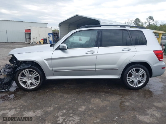 2014 Mercedes-Benz GLK-Class GLK 350 with VIN WDCGG8JB3EG268686, listed as a IAAI auction lot 42010890 with 134,085 mi miles. Bid and sale history available at carsss.com. Image 14.