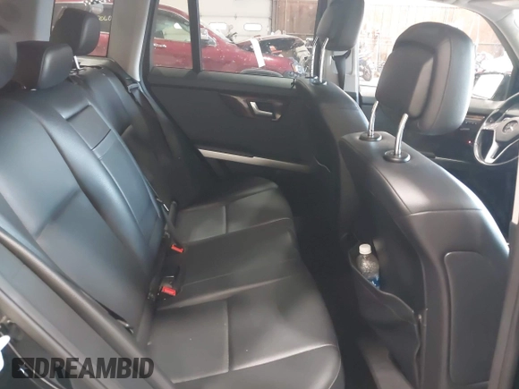 2015 Mercedes-Benz GLK with VIN WDCGG8JB0FG364079, listed as a IAAI auction lot 42096003 with 113,571 mi miles. Bid and sale history available at carsss.com. Image 8.