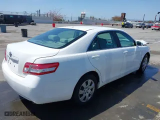 2011 Toyota Camry LE with VIN 4T4BF3EK5BR151500, listed as a IAAI auction lot 42083392 with 92,887 mi miles. Bid and sale history available at carsss.com. Image 4.