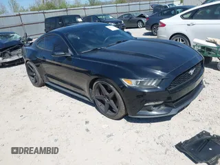 2015 Ford Mustang EcoBoost z VIN 1FA6P8TH1F5341043, wystawiony jako IAAI lot #42046760 z przebiegiem 61 291 mil mil oraz . Historia ofert i sprzedaży dostępna na DreamBid. Obrazek 1.