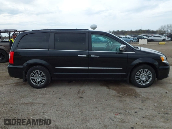 2014 Chrysler Town & Country Touring-L with VIN 2C4RC1CG6ER176156, listed as a IAAI auction lot 42008100 with 139,519 mi miles. Bid and sale history available at carsss.com. Image 13.