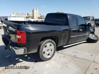 2011 Chevrolet Silverado 1500 LT with VIN 1GCRCSE02BZ450685, listed as a Copart auction lot 50261105 with 95,386 mi miles and Salvage Title. Bid and sale history available at DreamBid. Image 3.