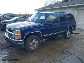 1998 Chevrolet Tahoe with VIN 1GNEK13RXWJ372276, listed as a IAAI auction lot 41458359 with 229,582 mi miles. Bid and sale history available at carsss.com. Image 22.