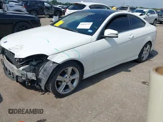 2015 Mercedes-Benz C 250 с VIN WDDGJ4HB2FG406506, выставлен на аукционе IAAI как лот 42429753 с пробегом 125 609 миль миль и . История ставок и продаж доступна на DreamBid. Изображение 17.