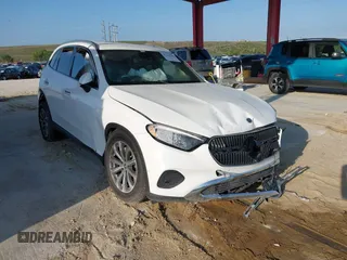 2025 Mercedes-Benz GLC 300 z VIN W1NKM4HB6SF267002, wystawiony jako IAAI lot #42341798 z przebiegiem 340 mil mil oraz . Historia ofert i sprzedaży dostępna na DreamBid. Obrazek 1.